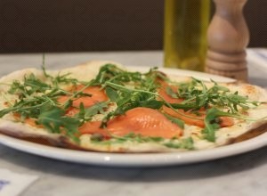PizzaExpress新推出的白色三文魚薄餅。