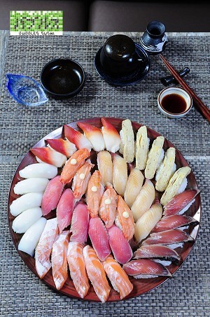壽司: 手握壽司用料新鮮，不論壽司、軍艦壽司、火炙壽司…多款任您選擇。