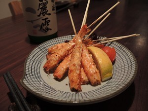 心燒一口蝦: 每日只製作10份，靈感源自台灣夜市，將細小殼軟的基圍蝦燒至卜卜脆，大可連殼一拼放入口。