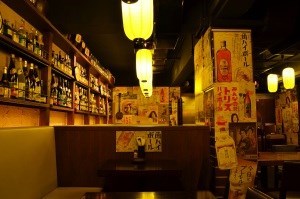一式懷舊日式酒場裝潢，尤如置身日本。