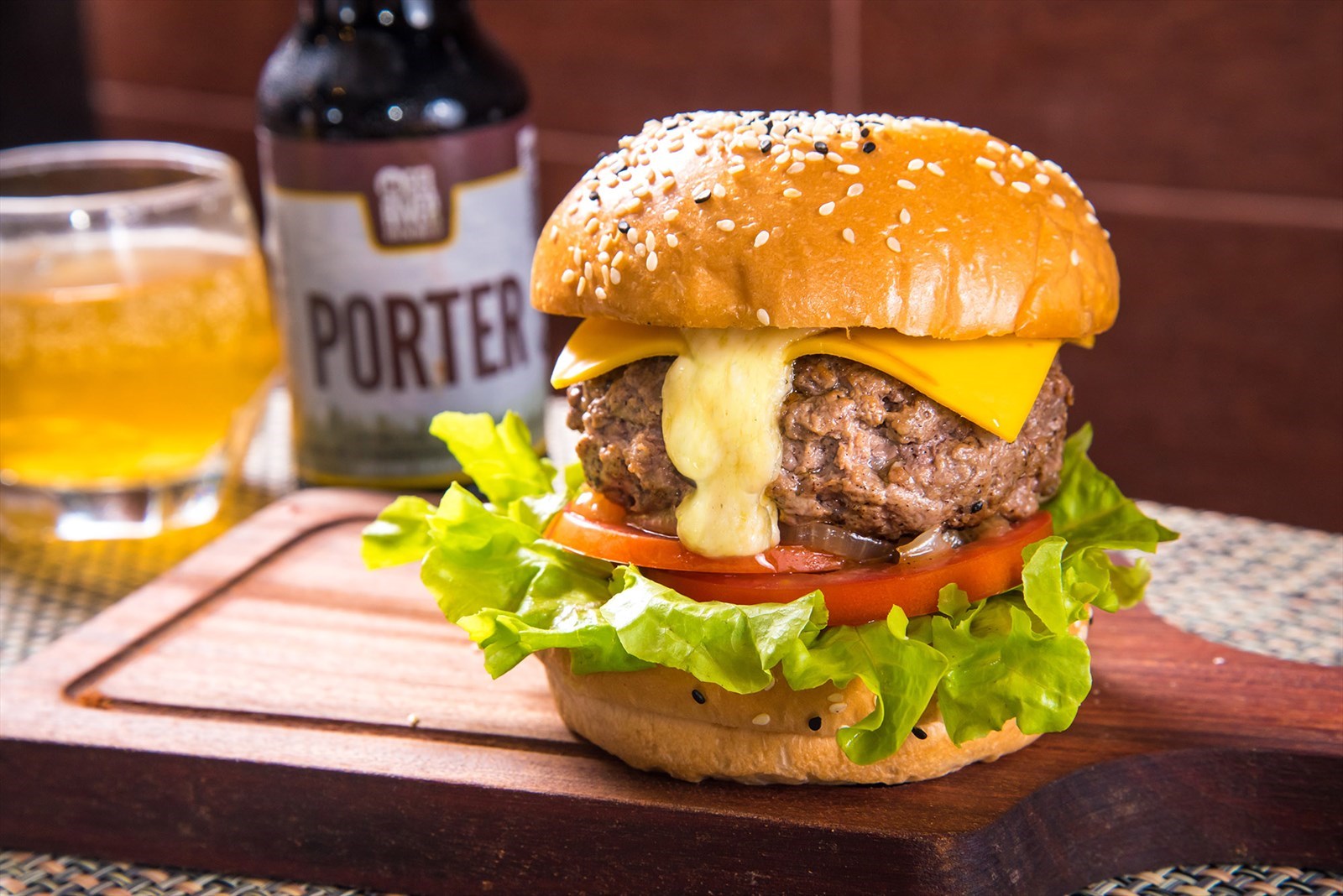 burger bar手造吉列牛汉堡:兰桂坊叹美国手工啤酒