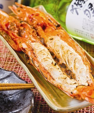 燒印尼老虎蝦 ($78 /隻) 由印尼海冰鮮回港的印尼海蝦，蝦膏肥美甘香，尾部肉質爽甜，是佐酒的必食之選。