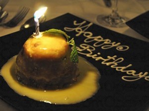 Ruth’s Christ Steak House情調浪慢加上服務細心，成為不少人慶祝生日和紀念日的餐廳選擇。(Photo by <a href="http://www.openrice.com/restaurant/commentdetail.htm?commentid=2116320">stopstop</a>)